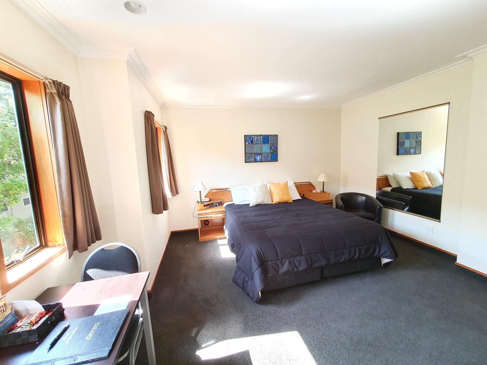 Fitzherbert Castle Motel Палмерстон-Норт Екстер'єр фото