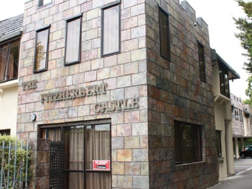 Fitzherbert Castle Motel Палмерстон-Норт Екстер'єр фото