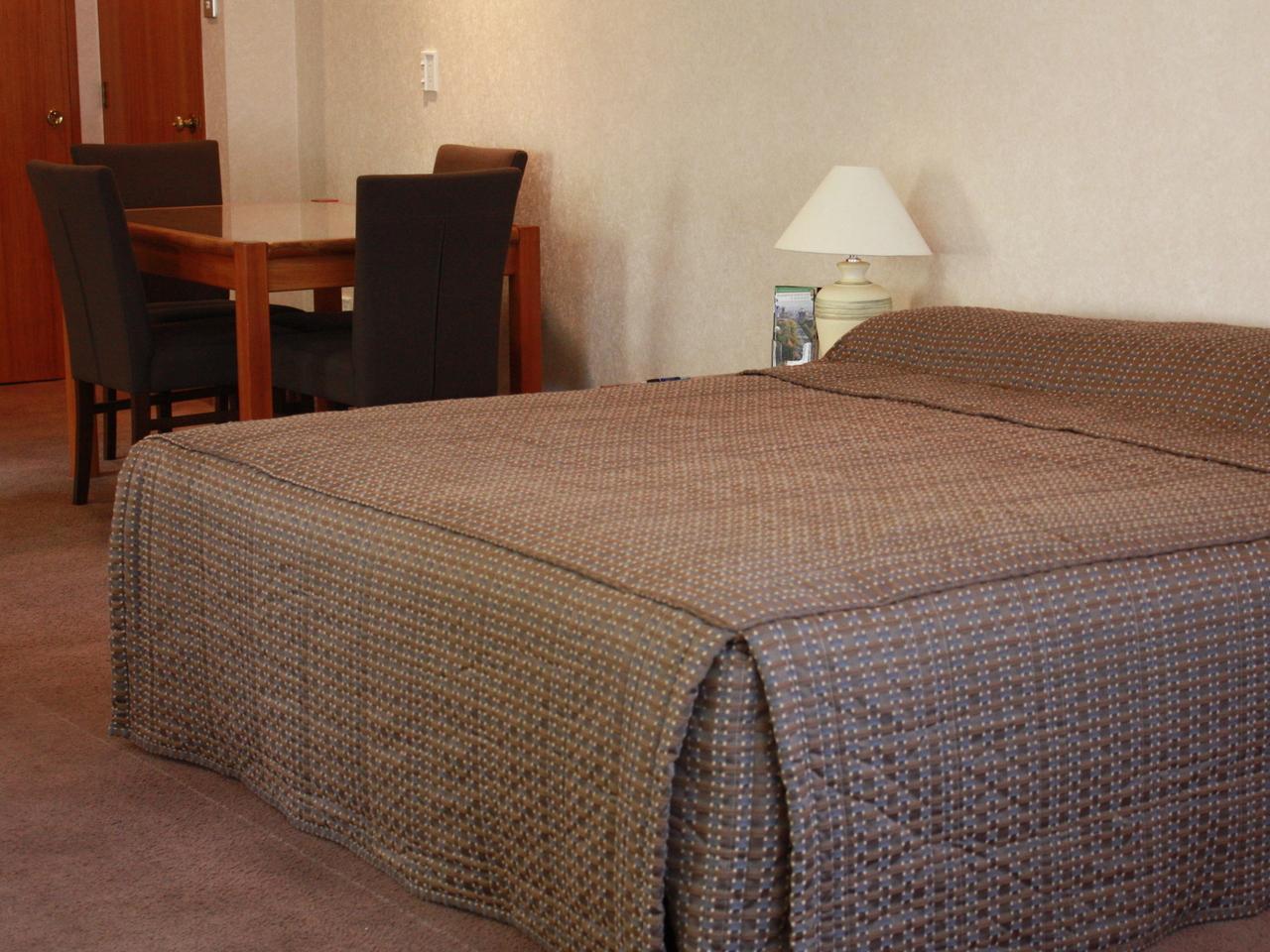 Fitzherbert Castle Motel Палмерстон-Норт Екстер'єр фото